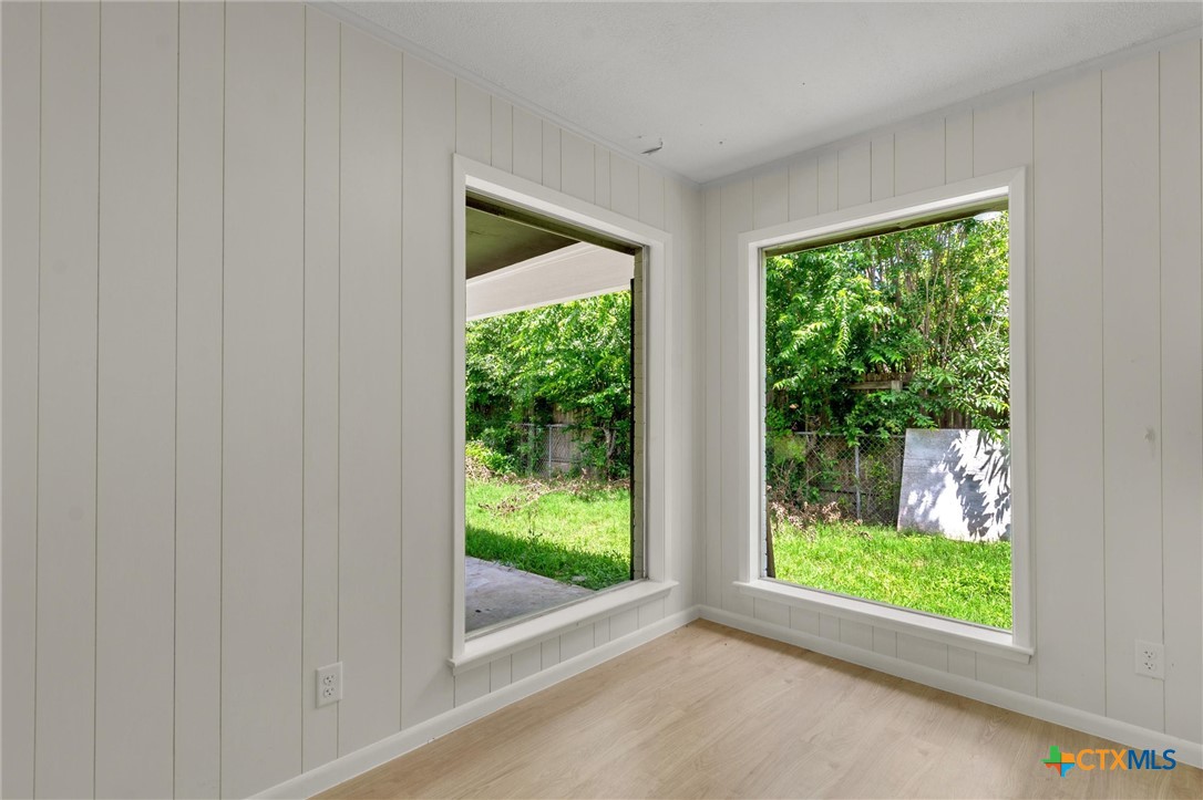 1901 Bundrant Drive