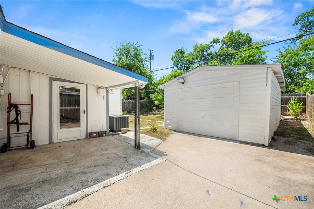 819 Southside Drive