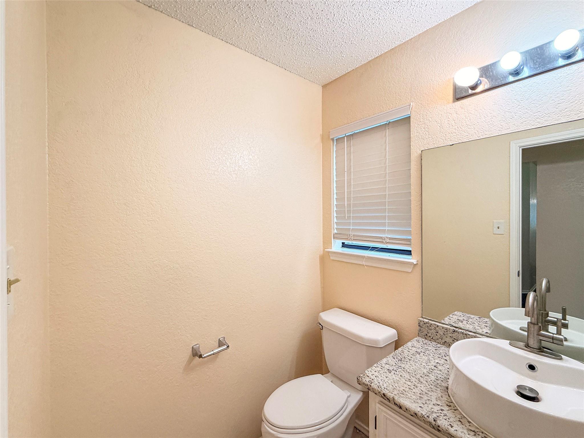 506 Hayloft CIR