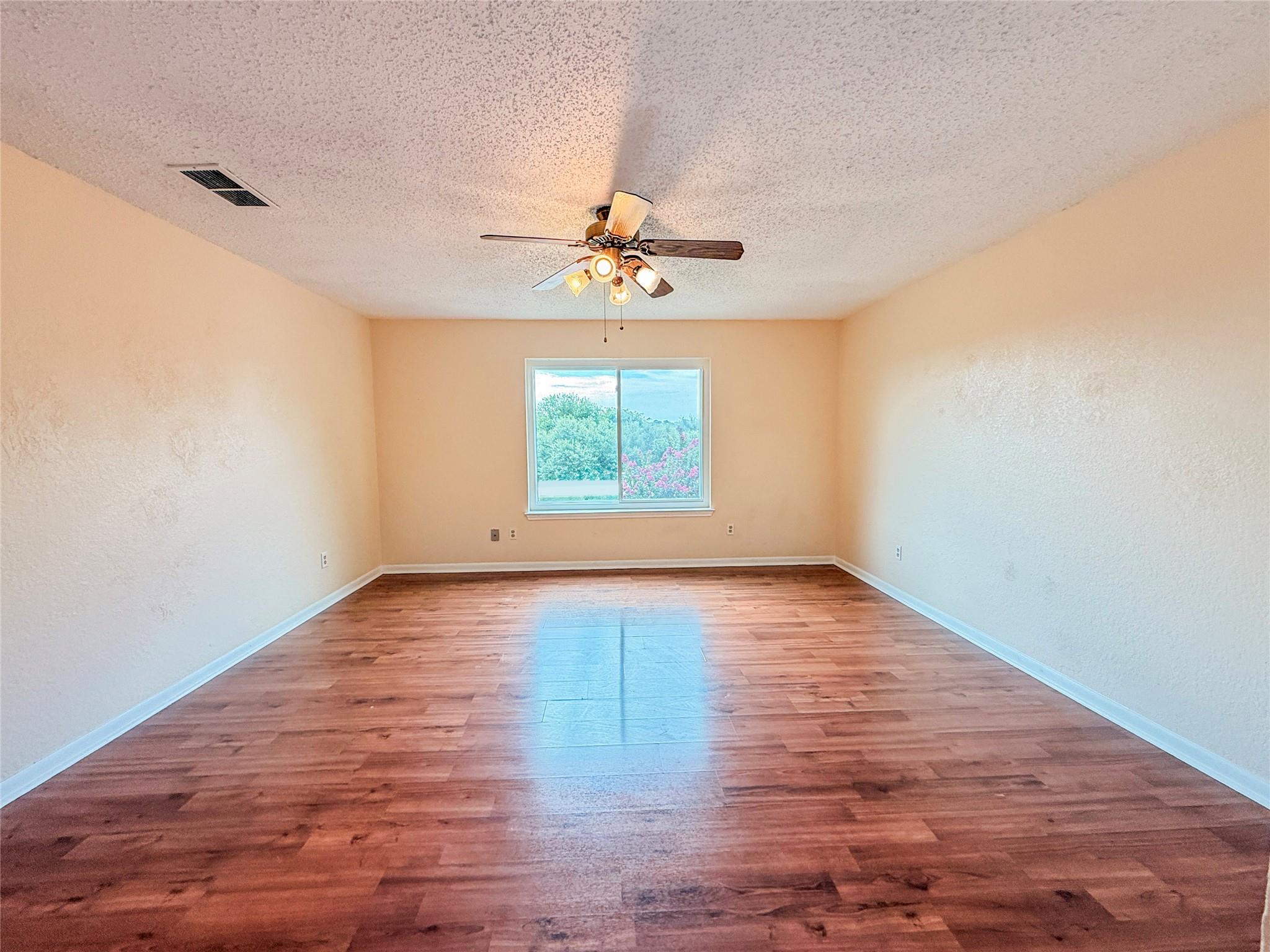 506 Hayloft CIR