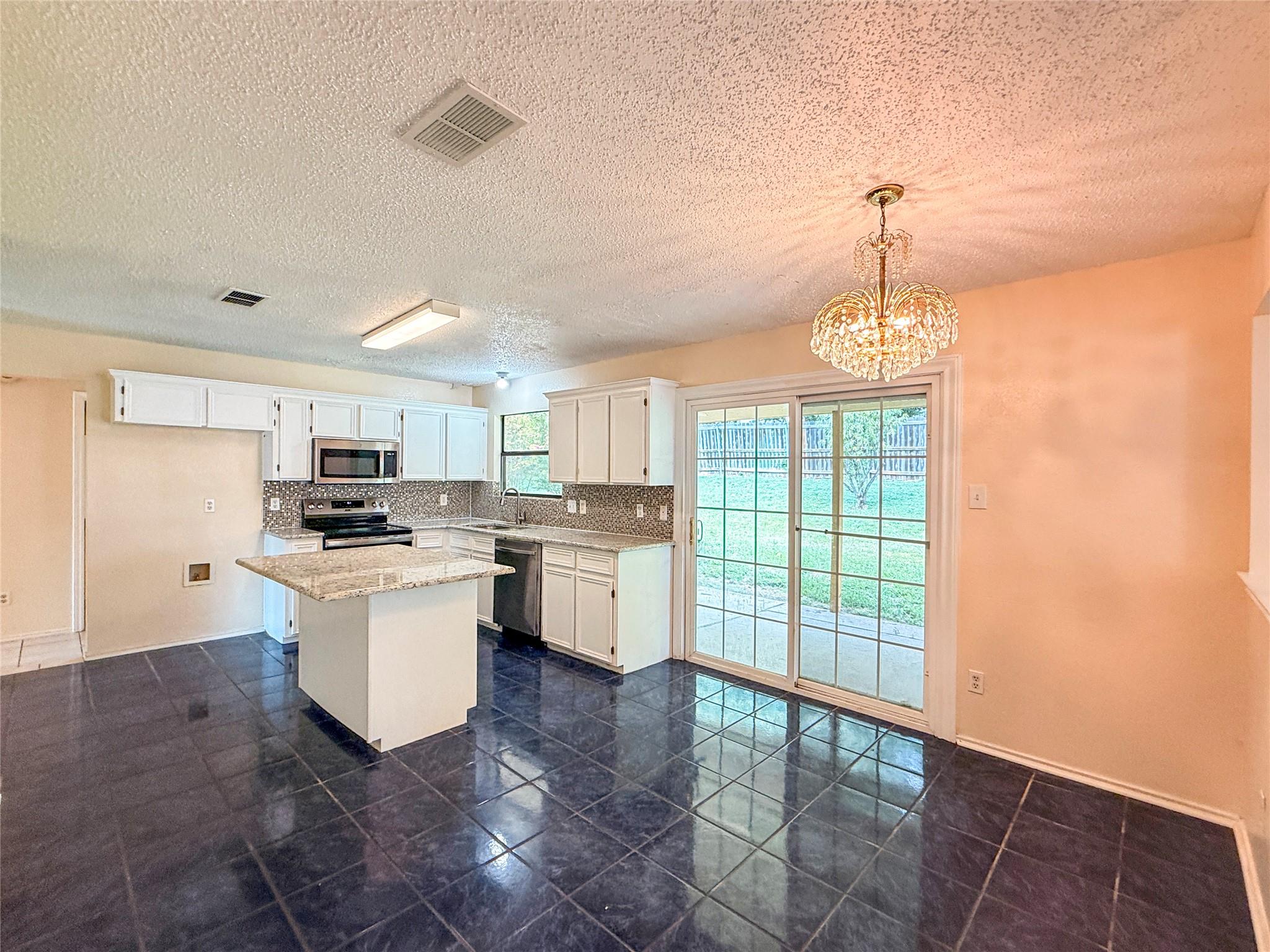 506 Hayloft CIR