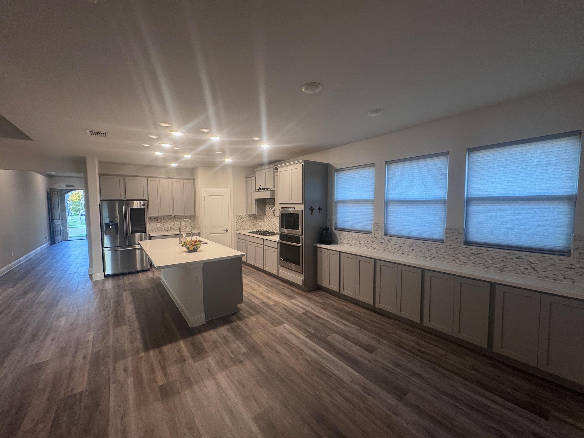 808 Lemmon LN