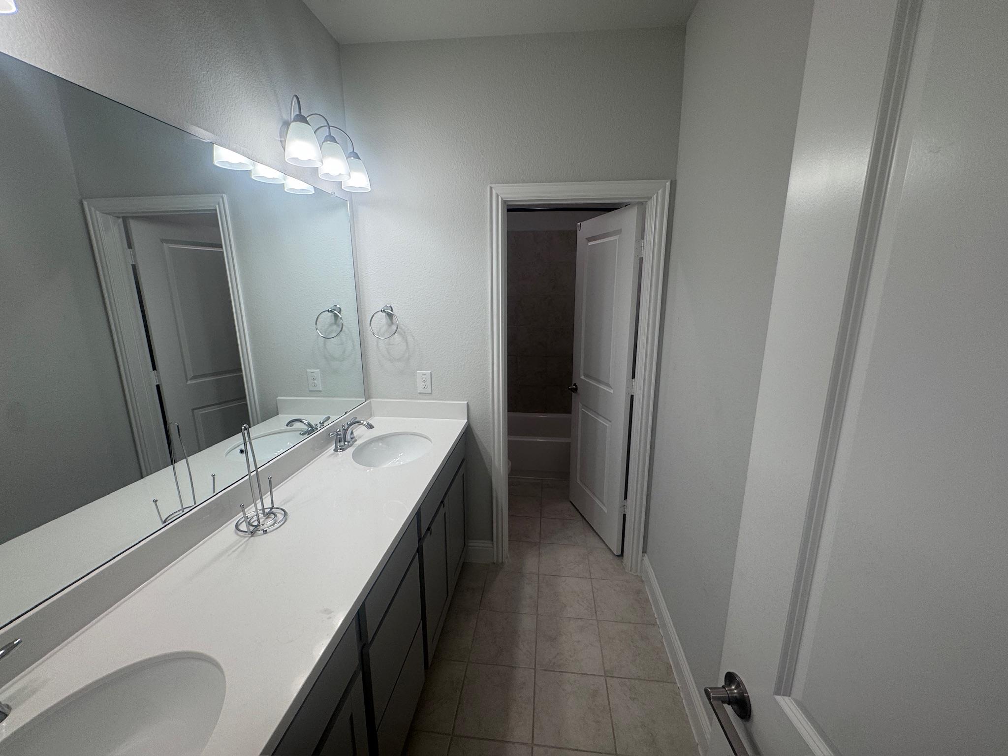 808 Lemmon LN