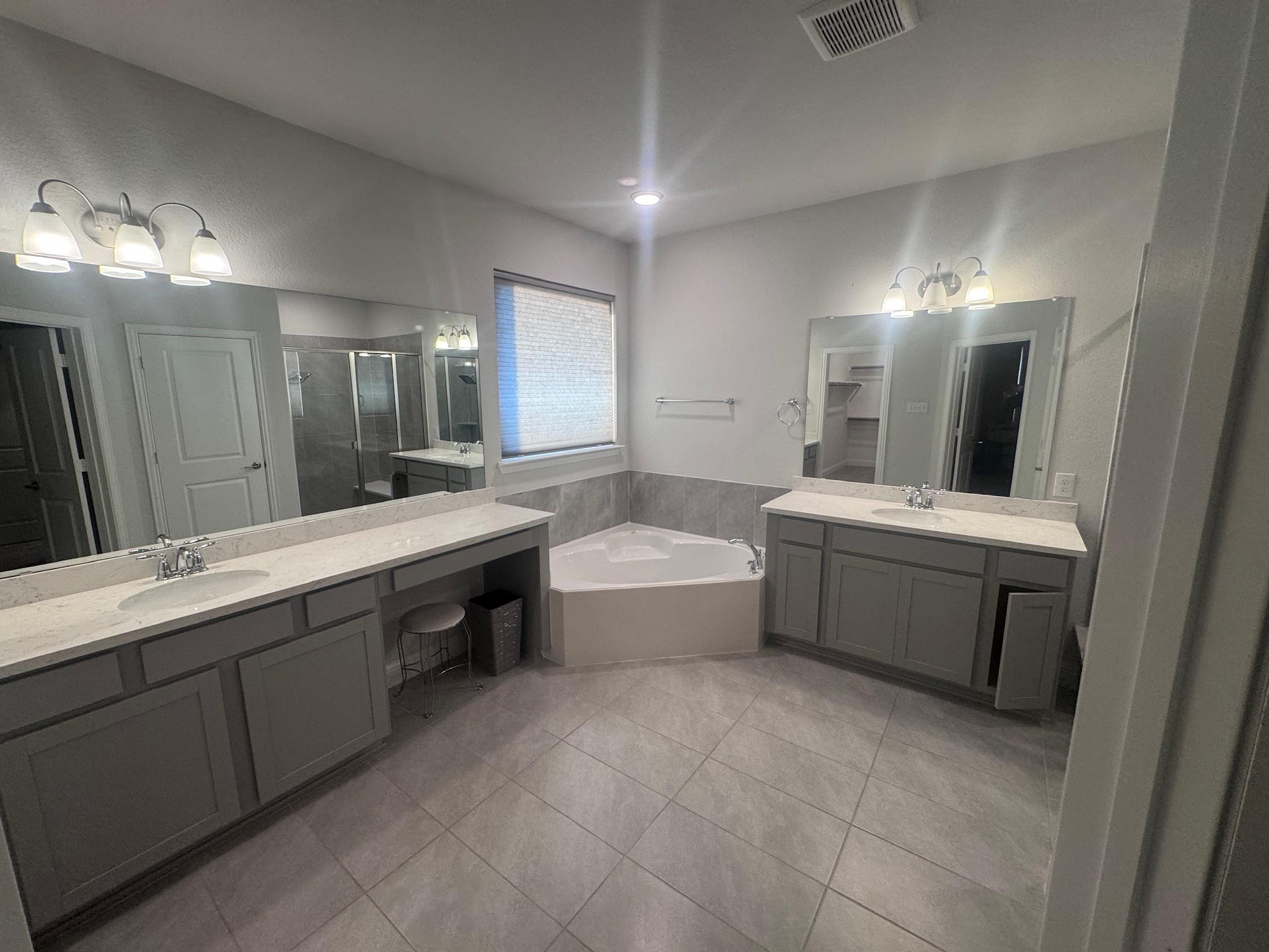 808 Lemmon LN
