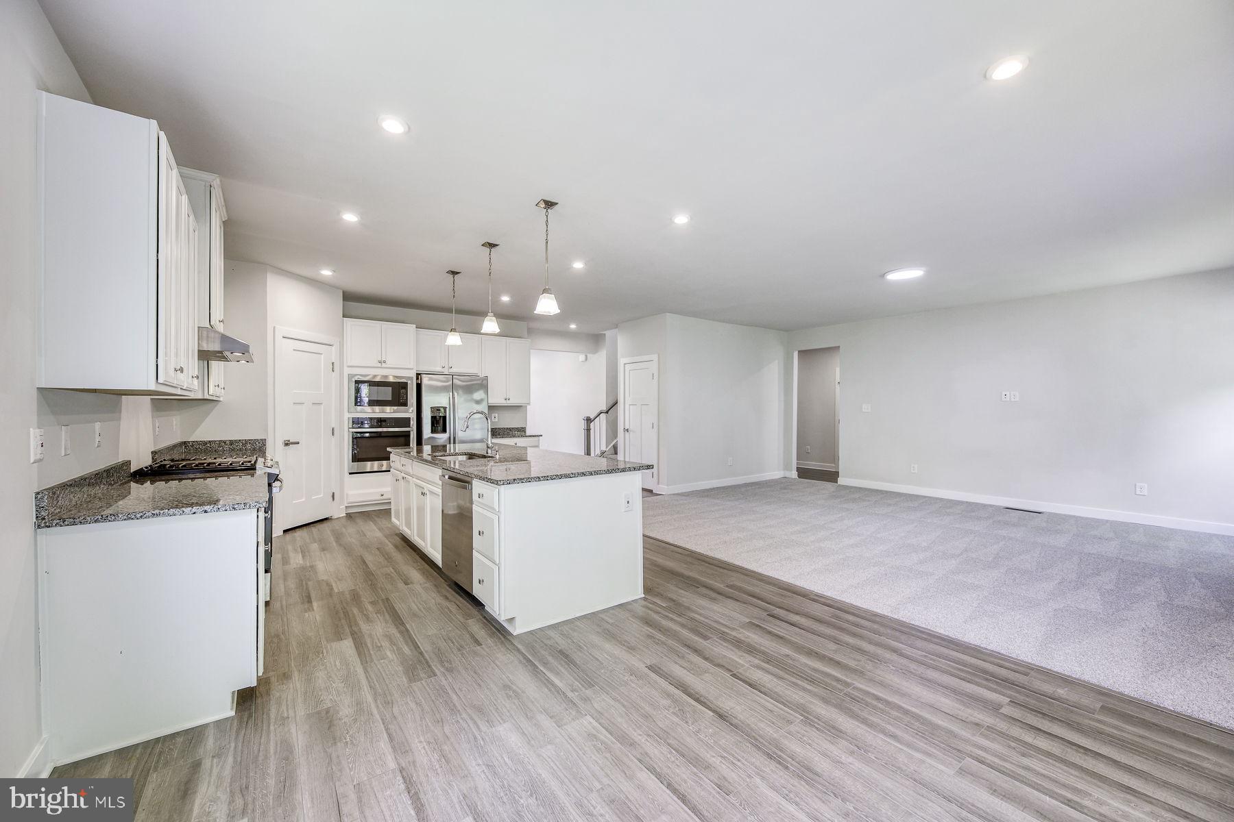 8600 KINGSLAND DRIVE
