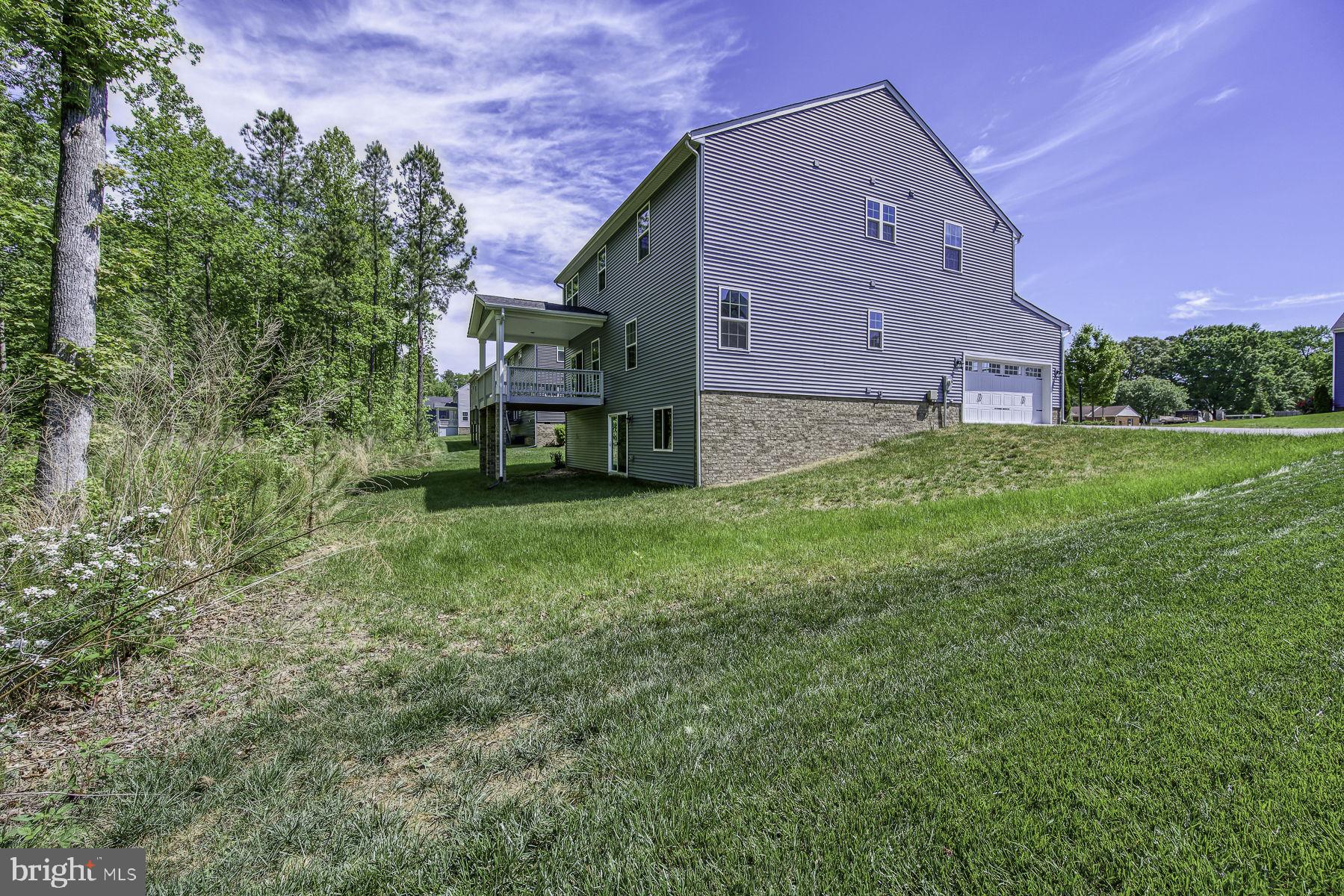 8600 KINGSLAND DRIVE