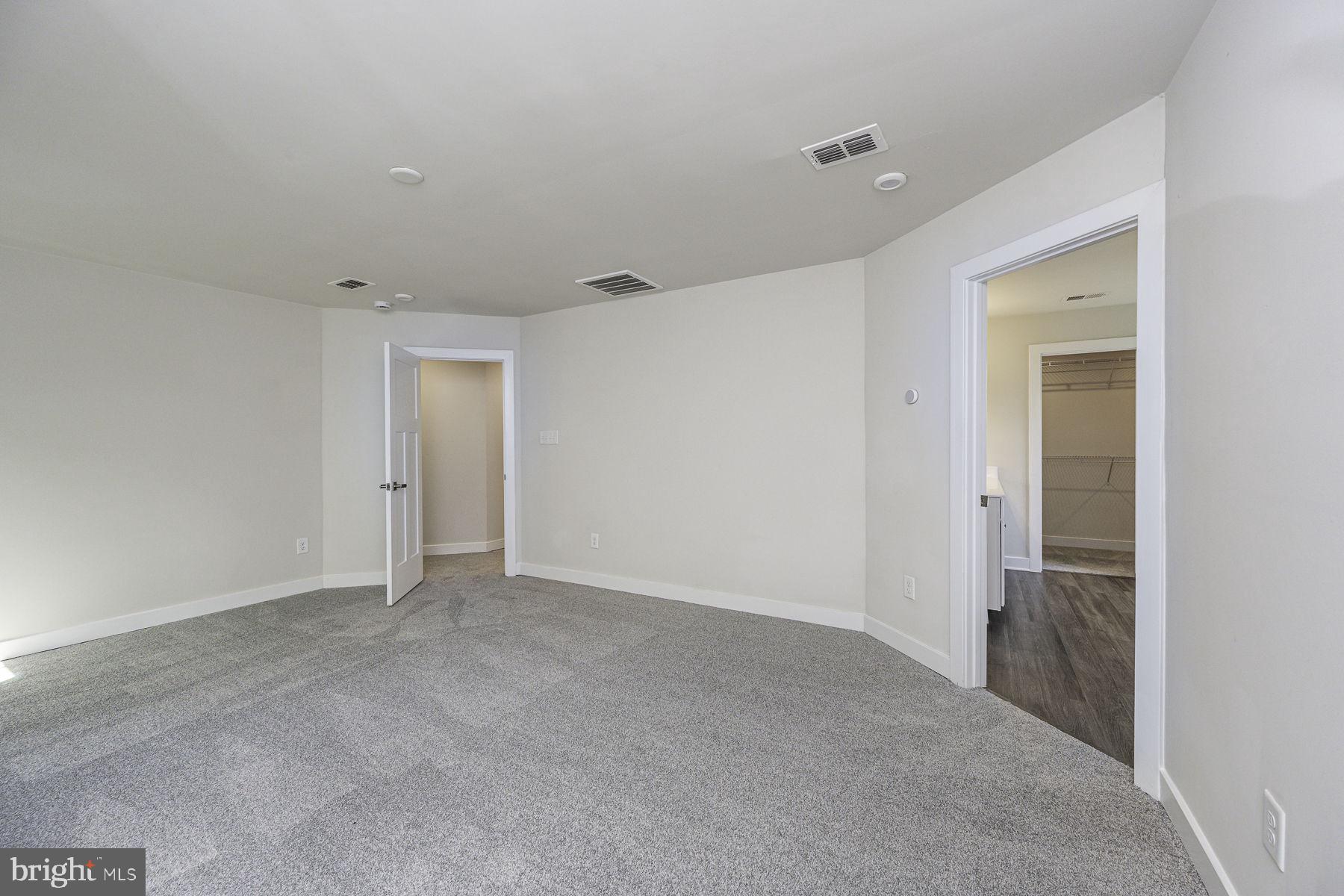 8600 KINGSLAND DRIVE