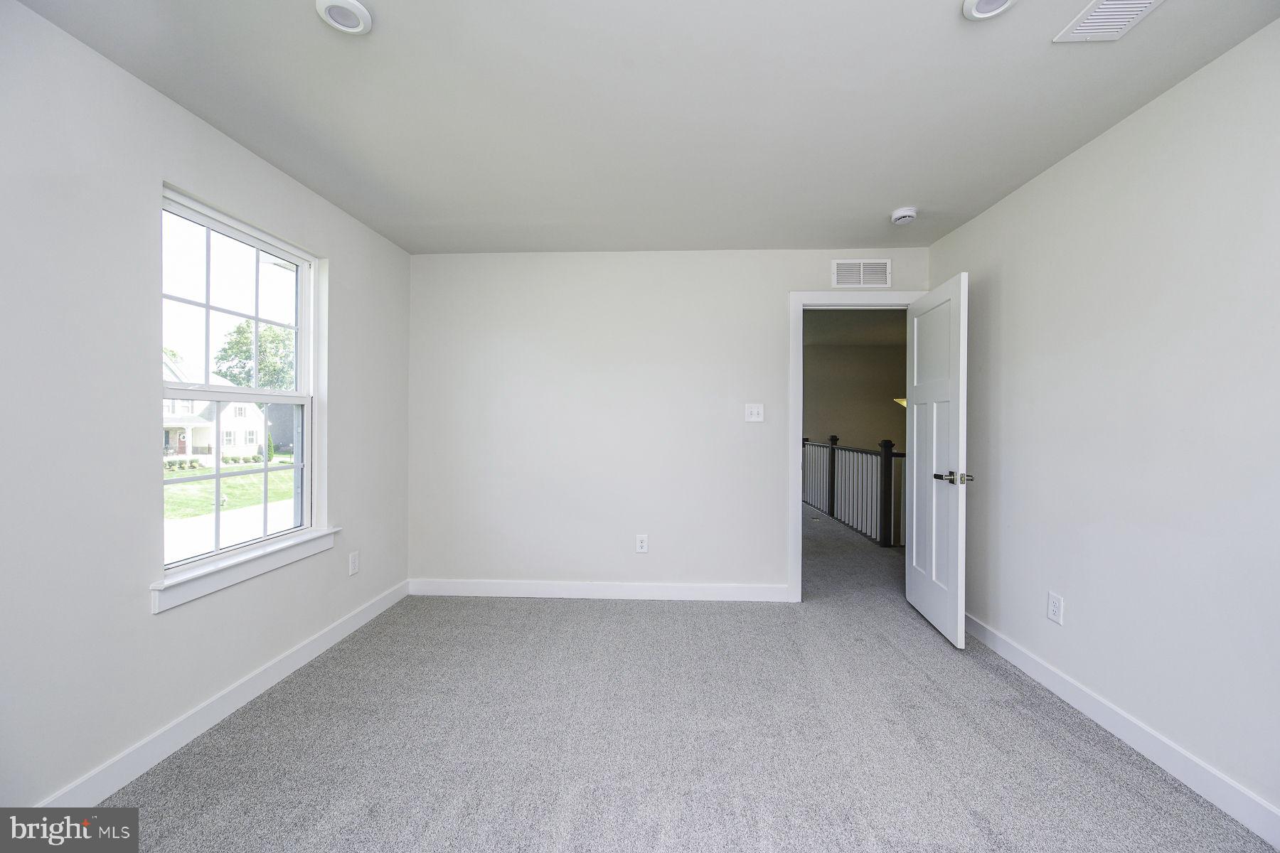 8600 KINGSLAND DRIVE