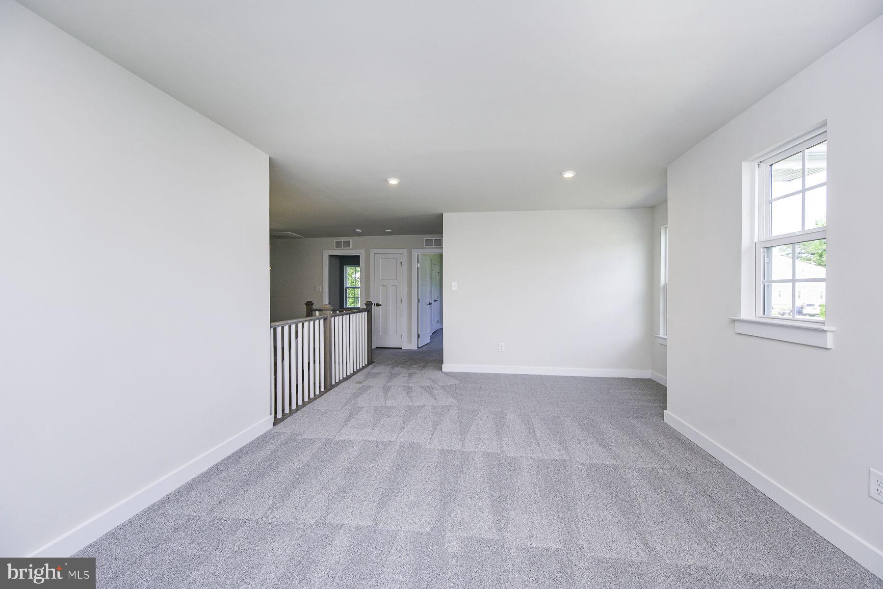 8600 KINGSLAND DRIVE