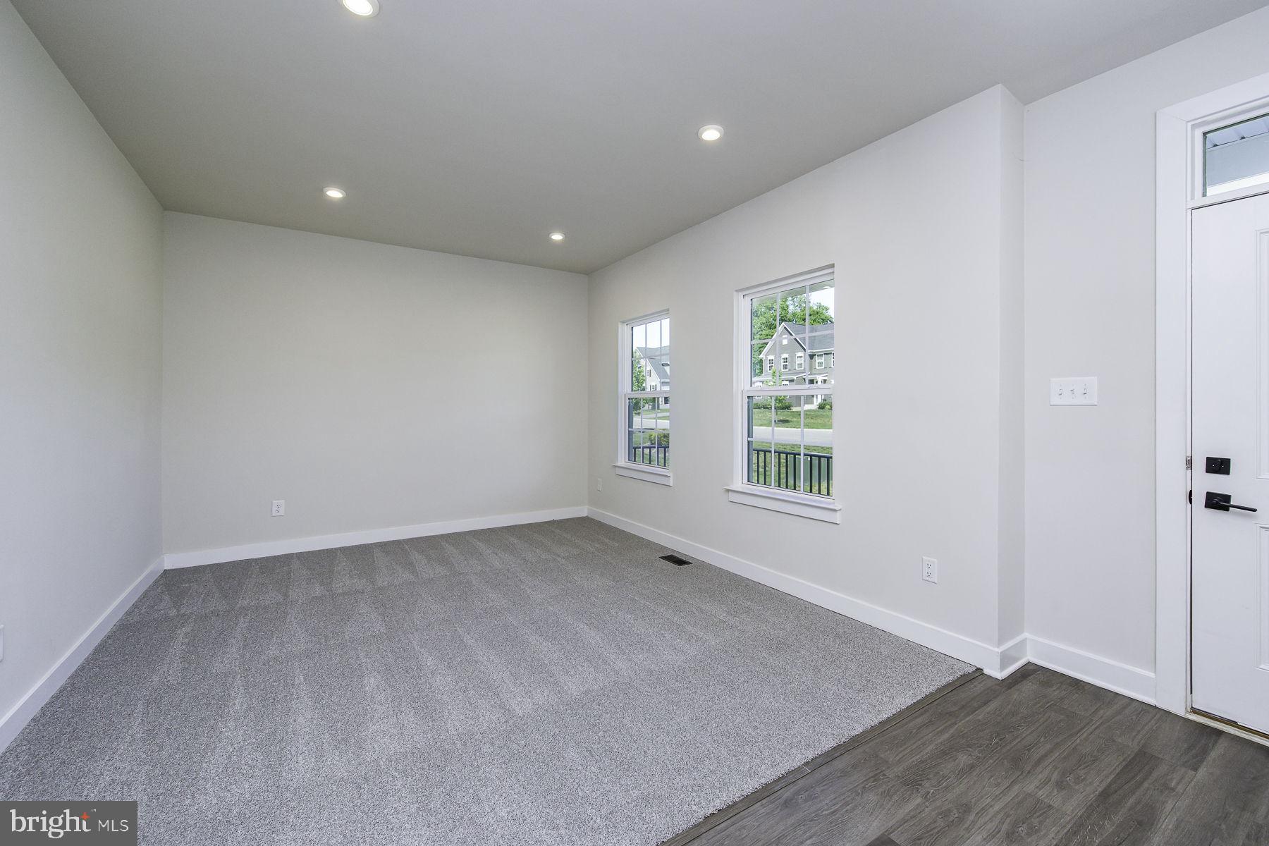 8600 KINGSLAND DRIVE