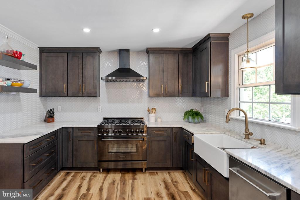 4427 TWEEDSMUIR