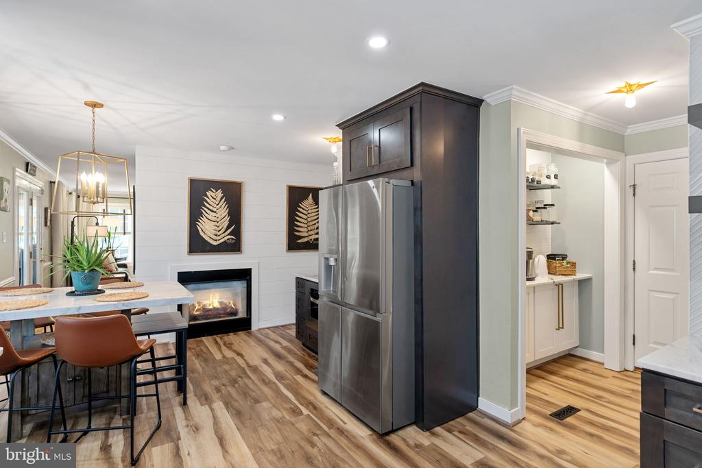 4427 TWEEDSMUIR