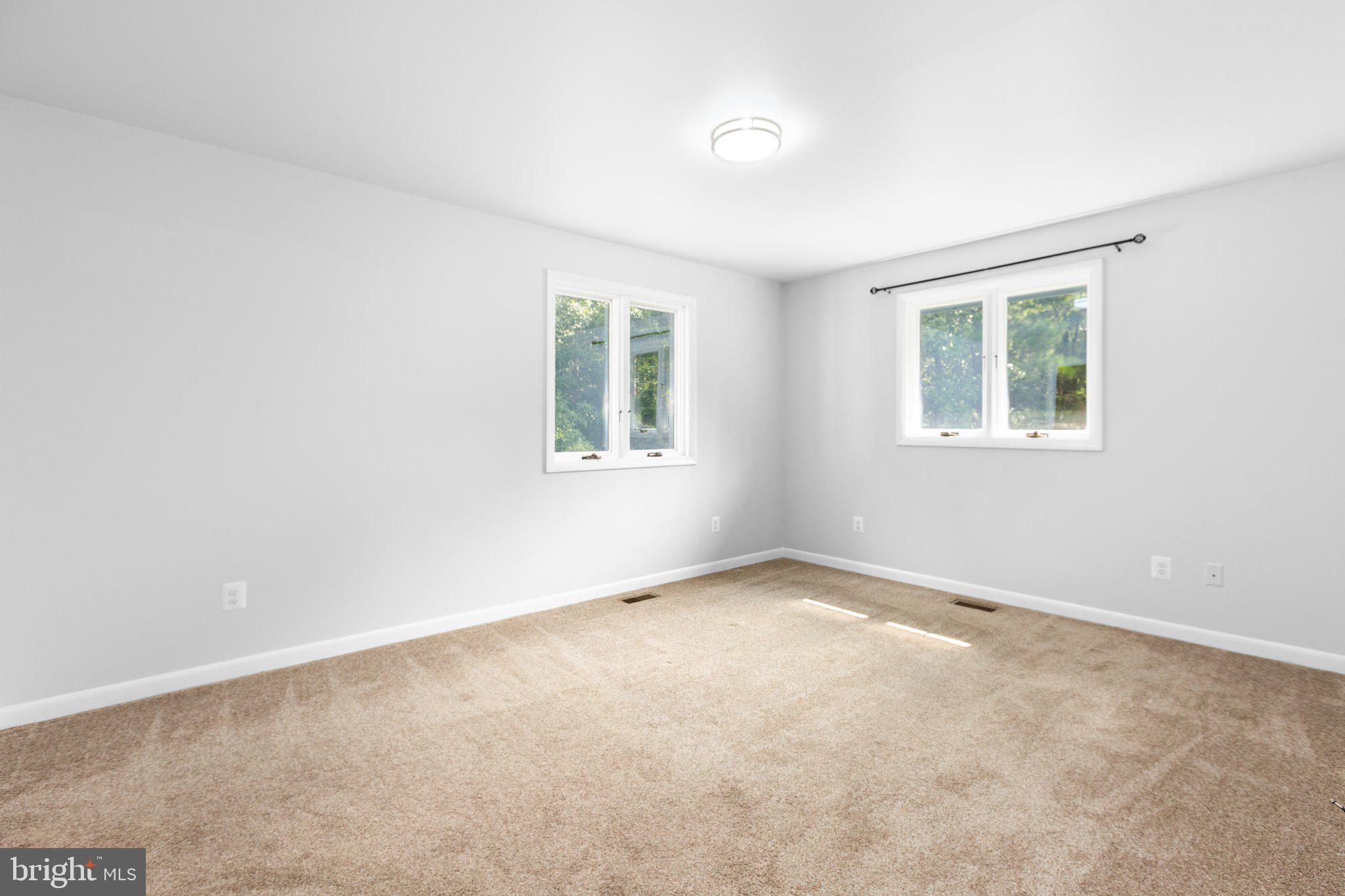 21245 Coblee Ln