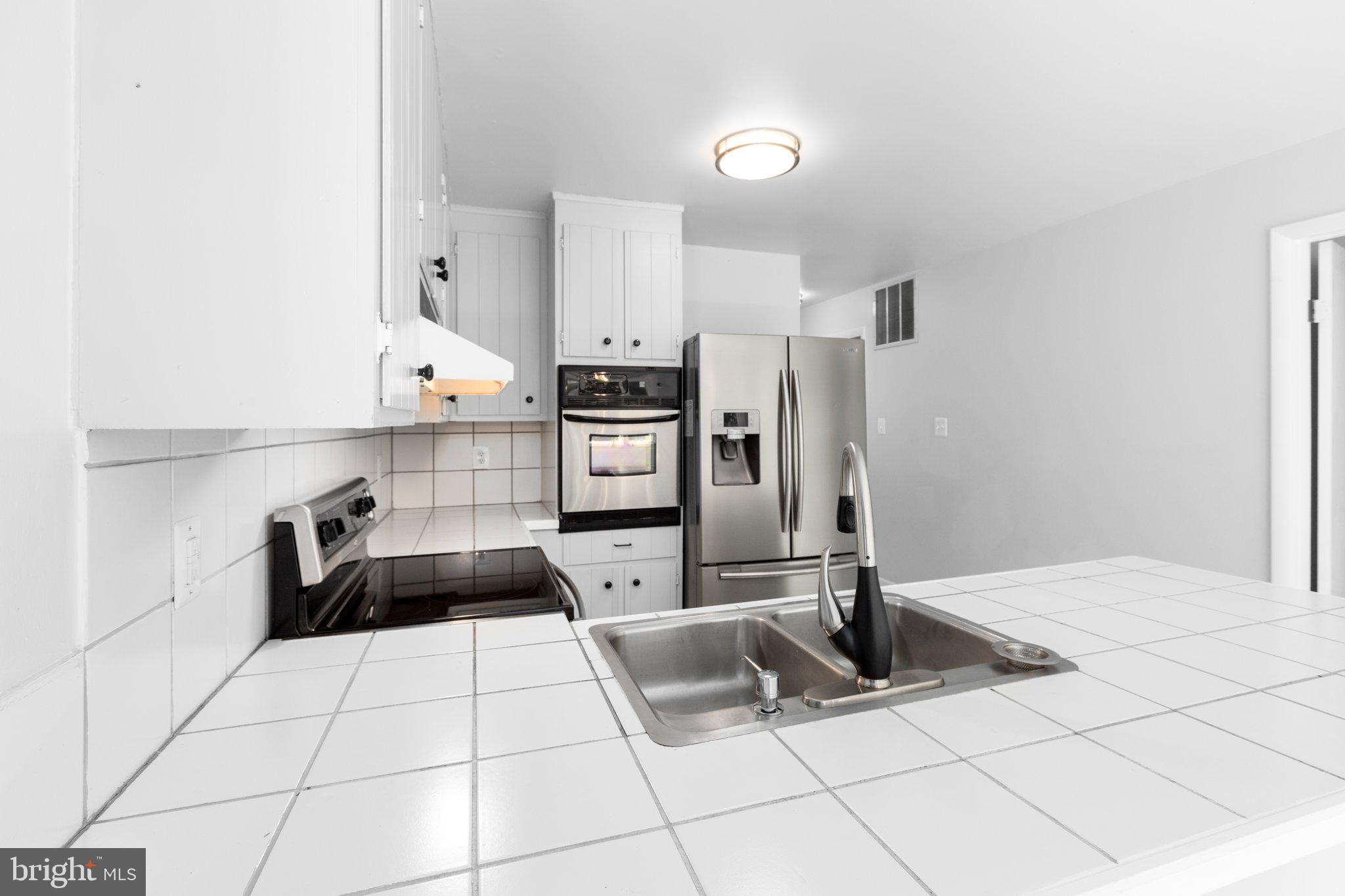 21245 Coblee Ln