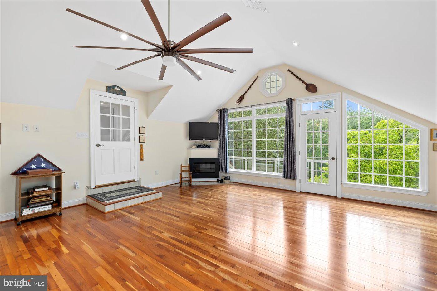6360 Tennis Ct