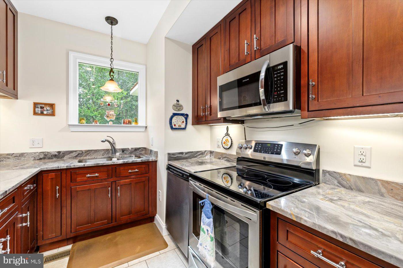 6360 Tennis Ct