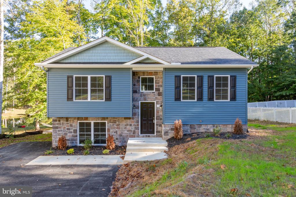 14 Johnson Dr