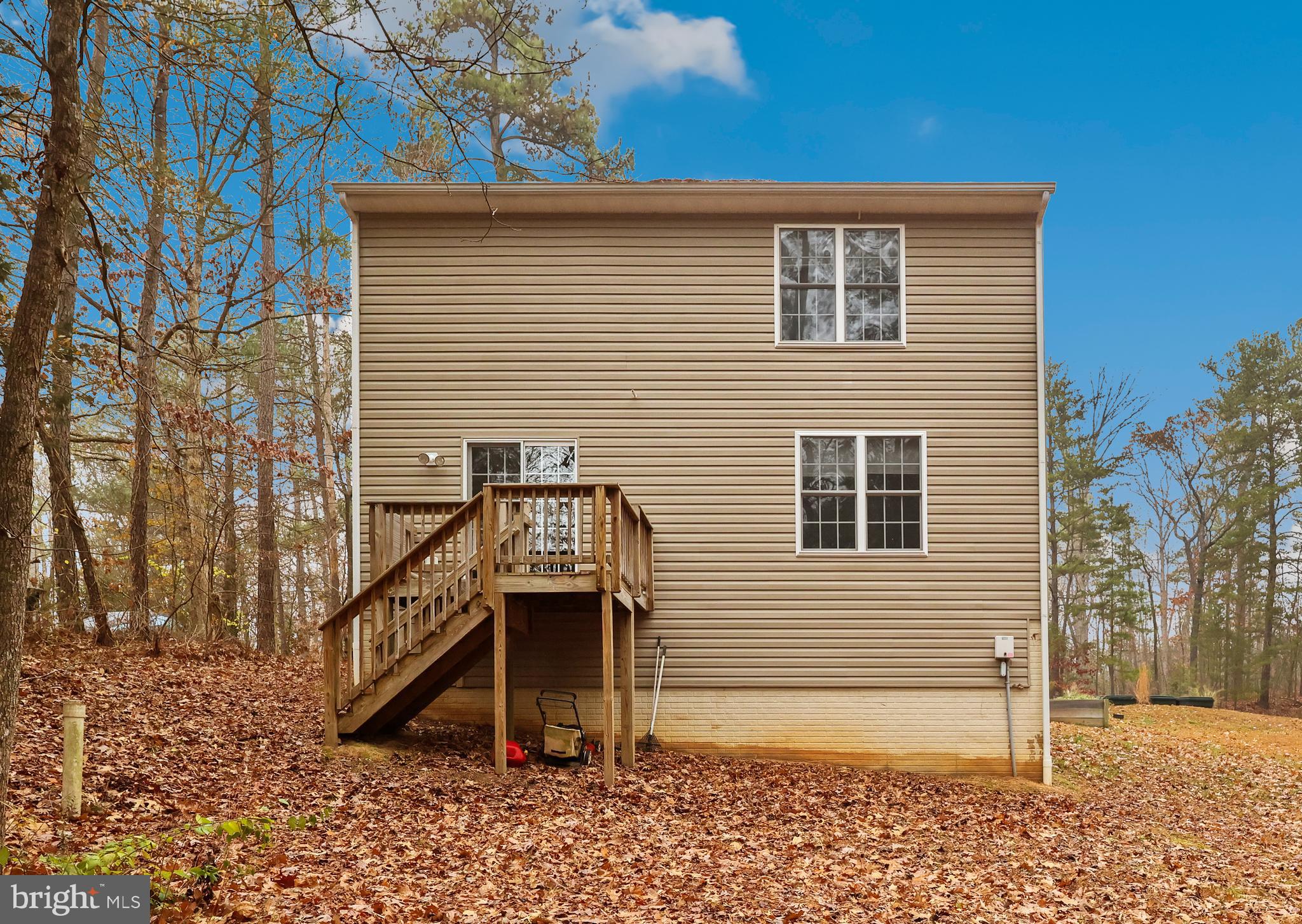 105 WAVERLY DRIVE