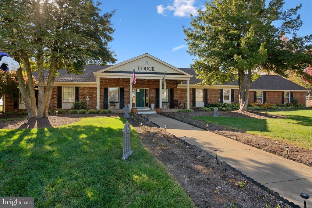105 WAVERLY DRIVE