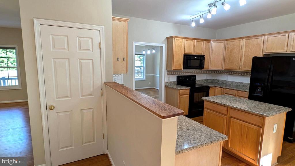 7249 ARROW WOOD