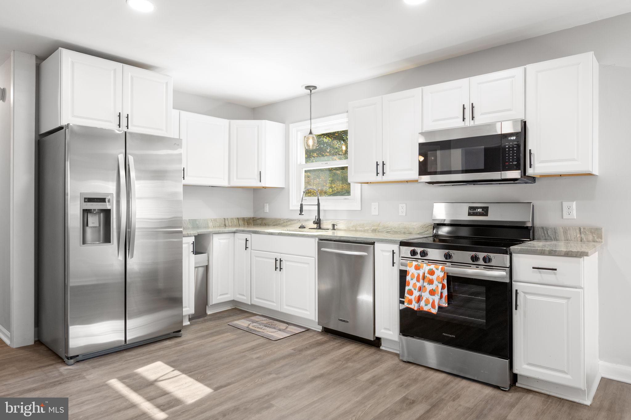 2412 QUAIL OAK DRIVE