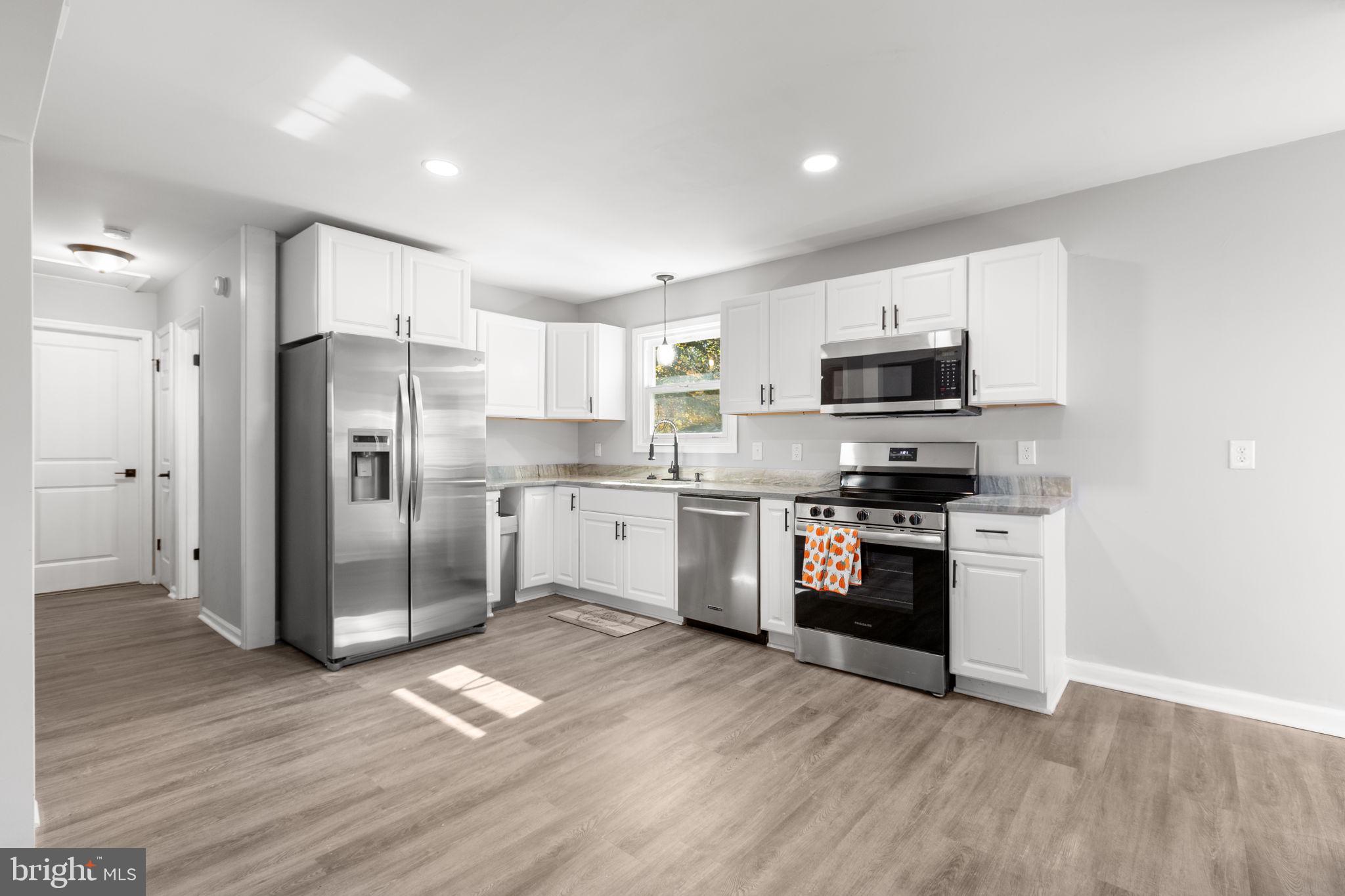 2412 QUAIL OAK DRIVE