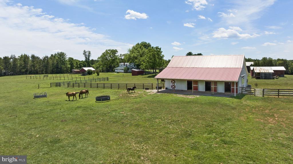 1815 COUNTRY ROAD