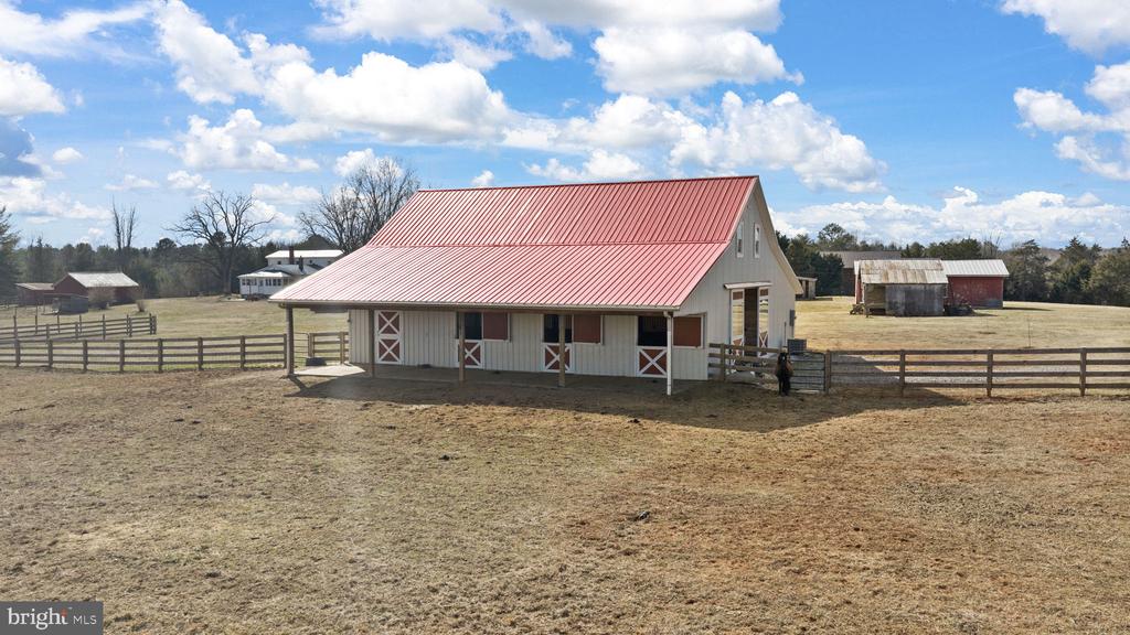 1815 COUNTRY ROAD
