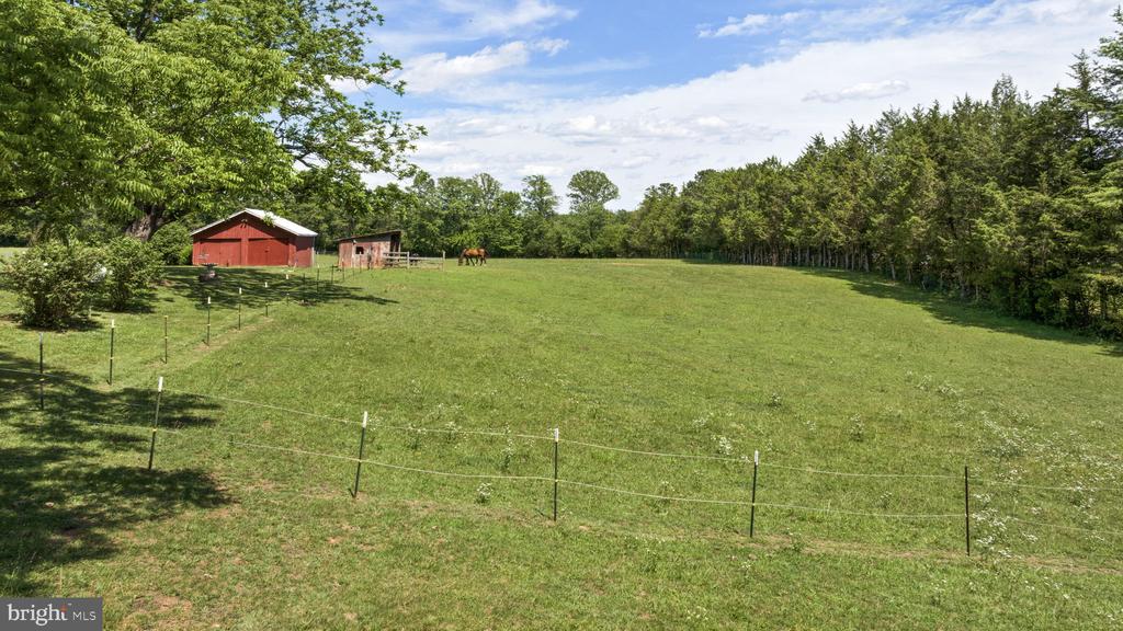 1815 COUNTRY ROAD