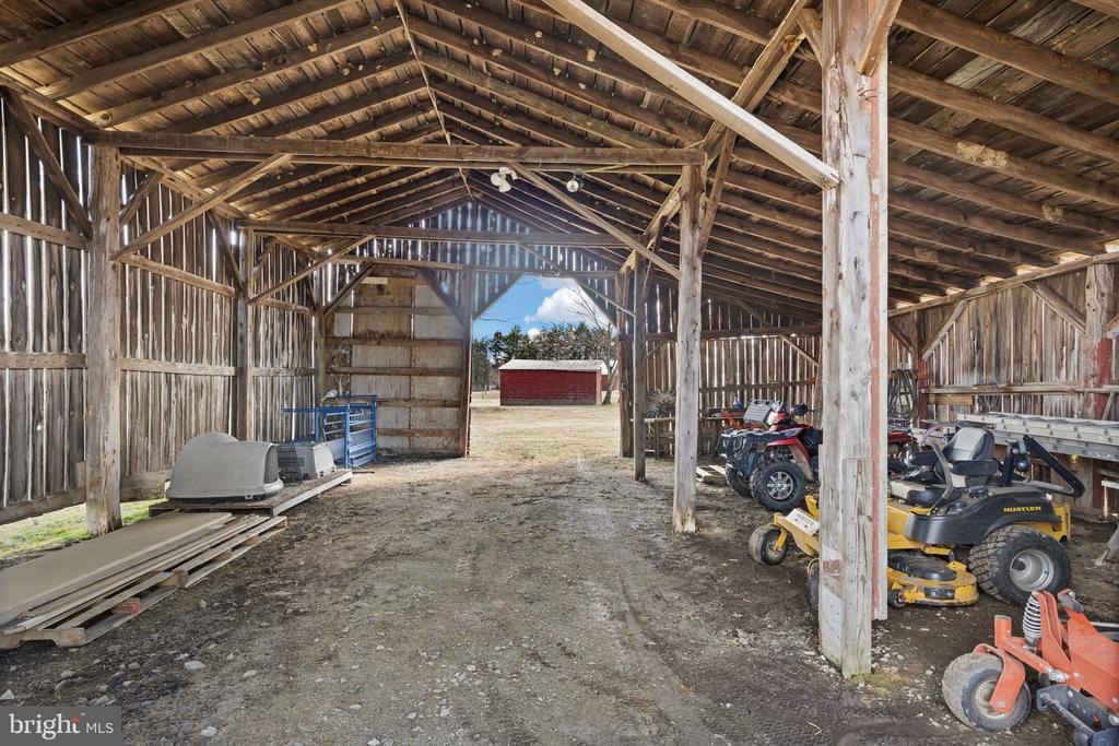 1815 COUNTRY ROAD