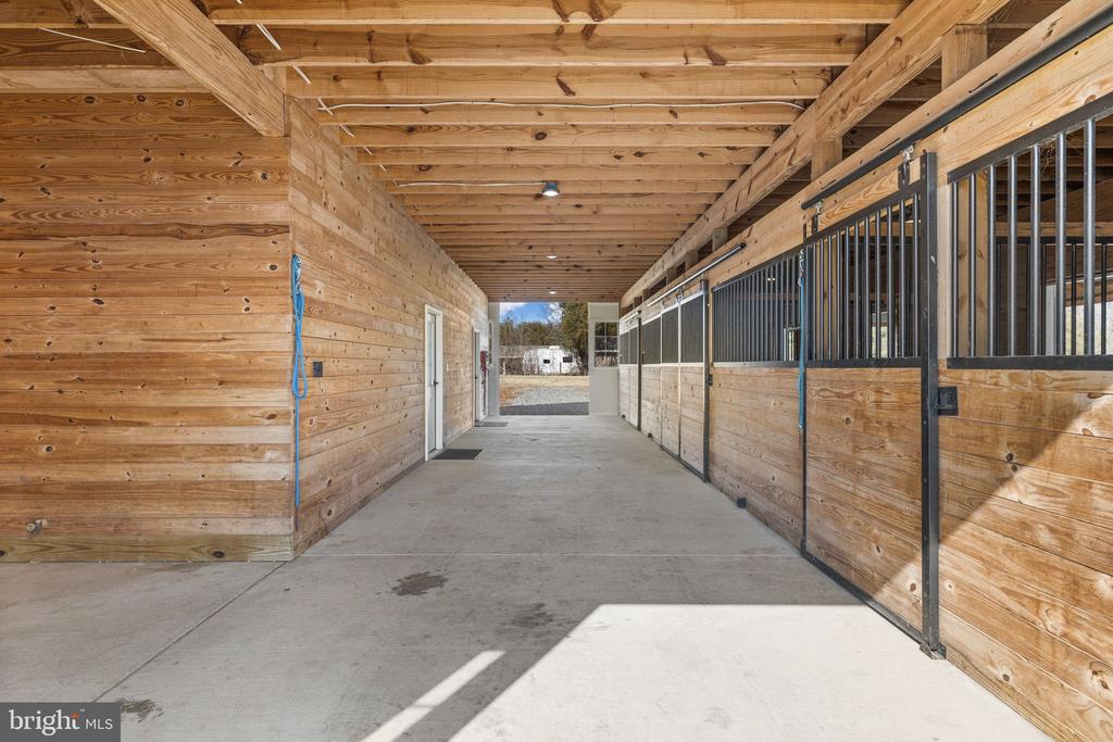 1815 COUNTRY ROAD