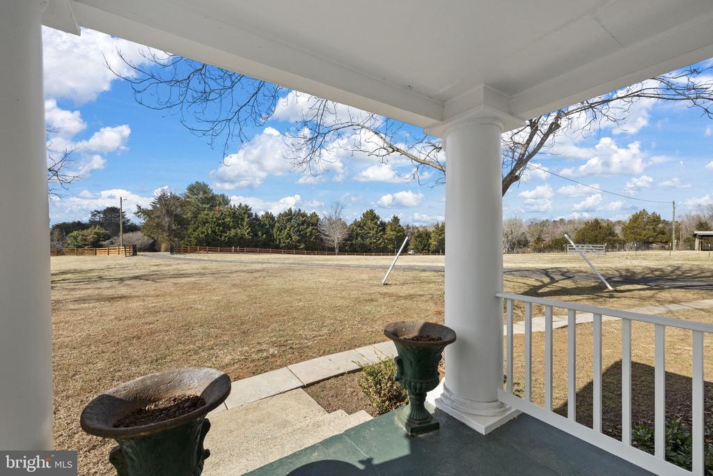 1815 COUNTRY ROAD
