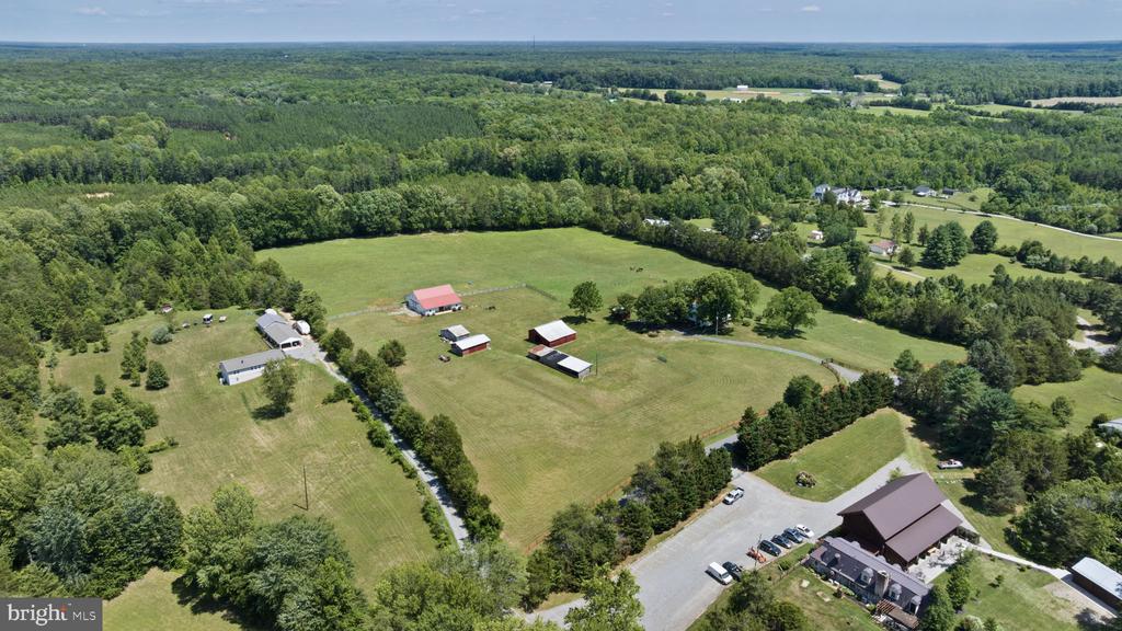 1815 COUNTRY ROAD