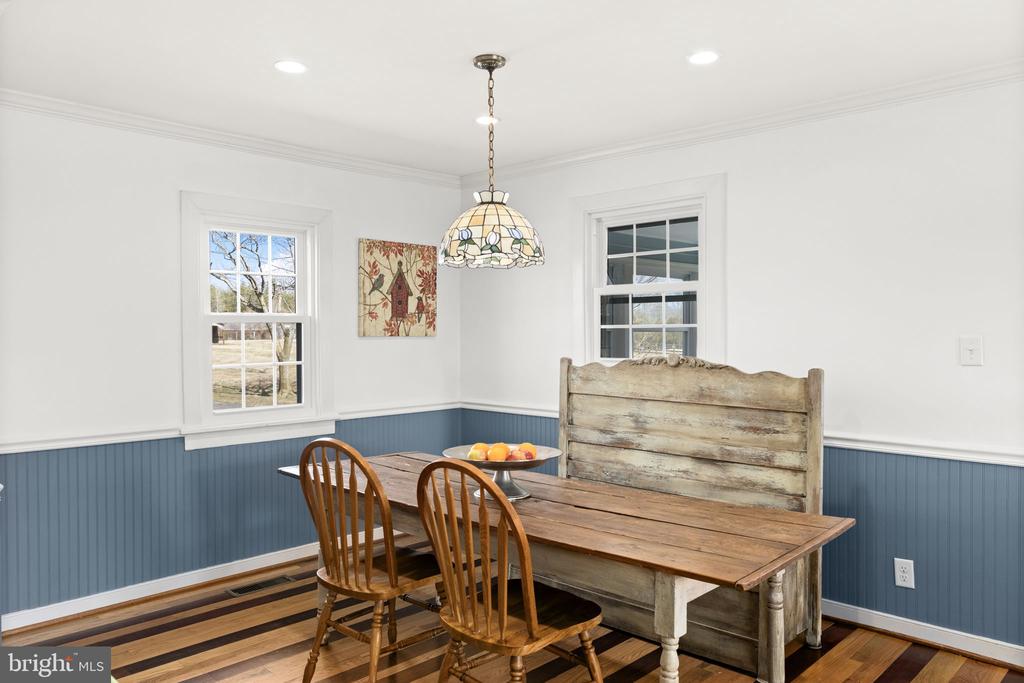 1815 COUNTRY ROAD