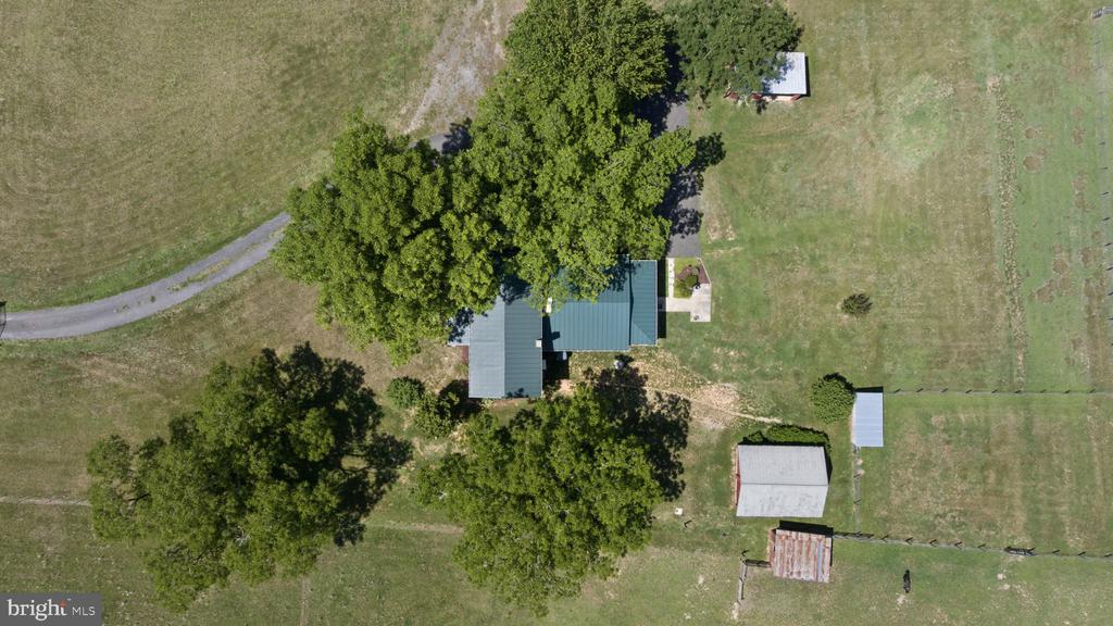 1815 COUNTRY ROAD
