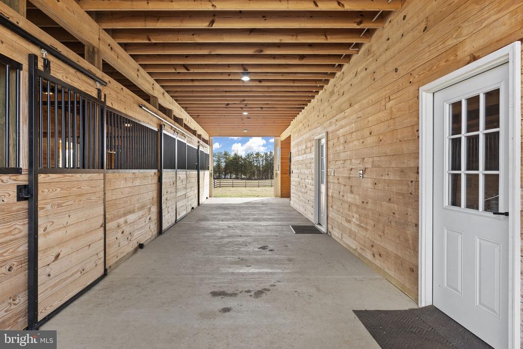 1815 COUNTRY ROAD