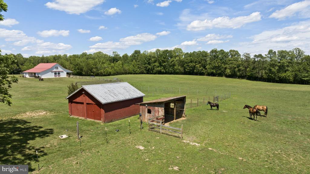 1815 COUNTRY ROAD