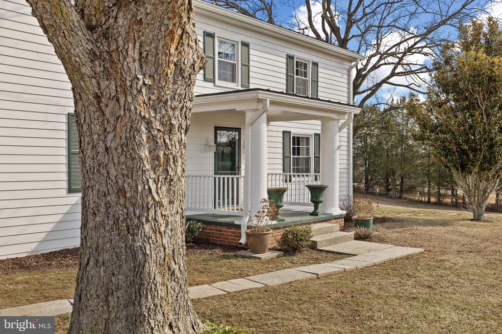 1815 COUNTRY ROAD