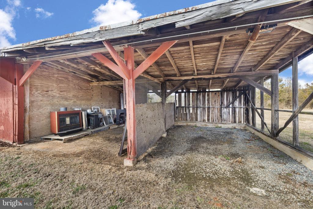 1815 COUNTRY ROAD