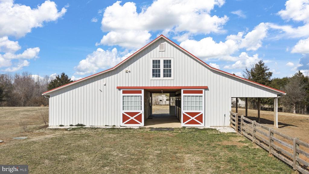 1815 COUNTRY ROAD
