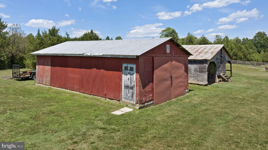 1815 COUNTRY ROAD