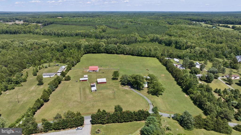 1815 COUNTRY ROAD