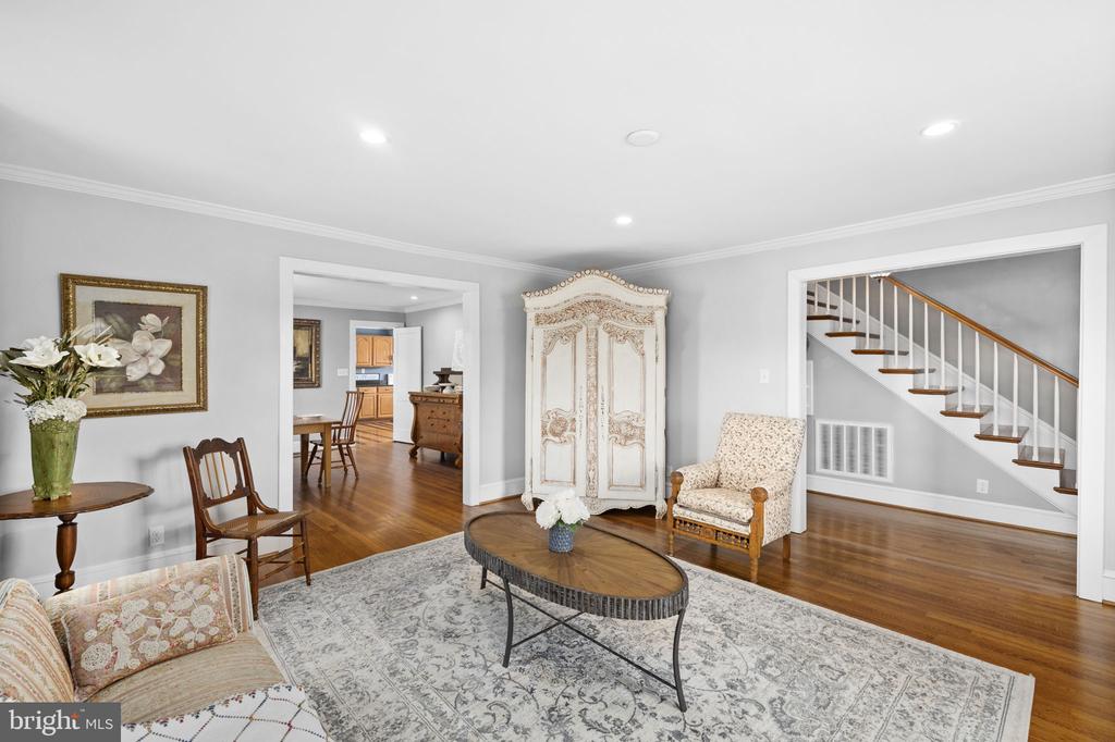 1815 COUNTRY ROAD