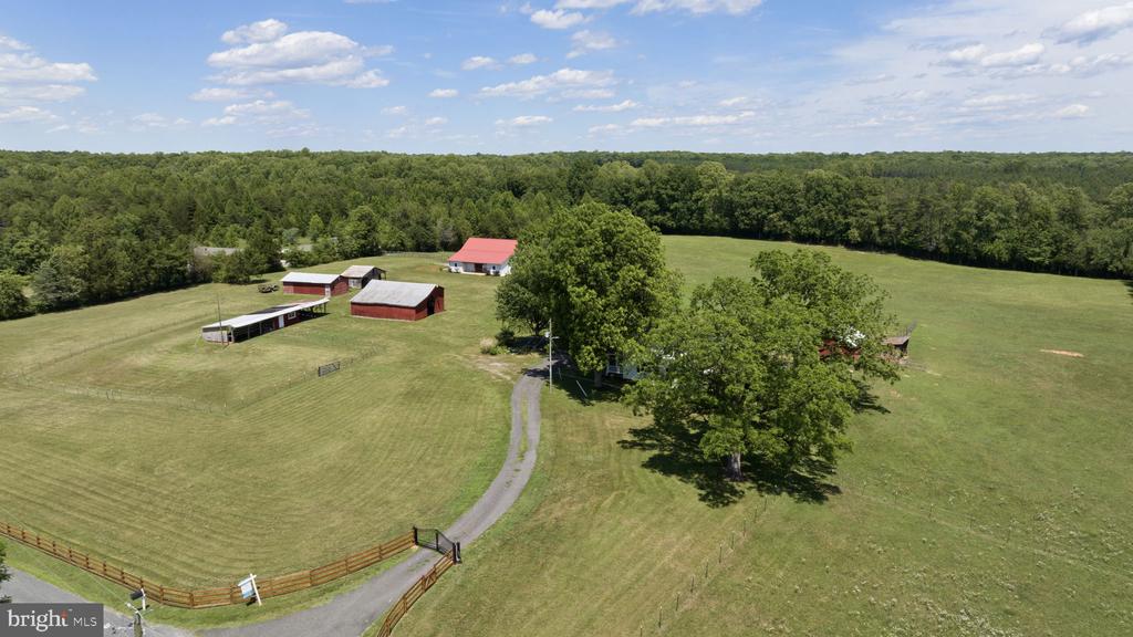 1815 COUNTRY ROAD