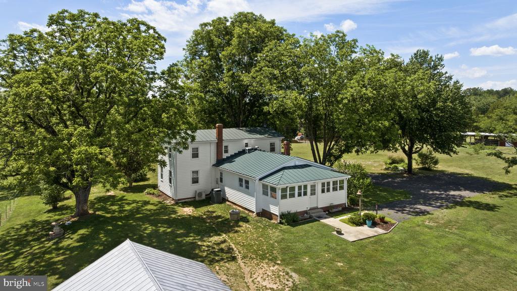 1815 COUNTRY ROAD