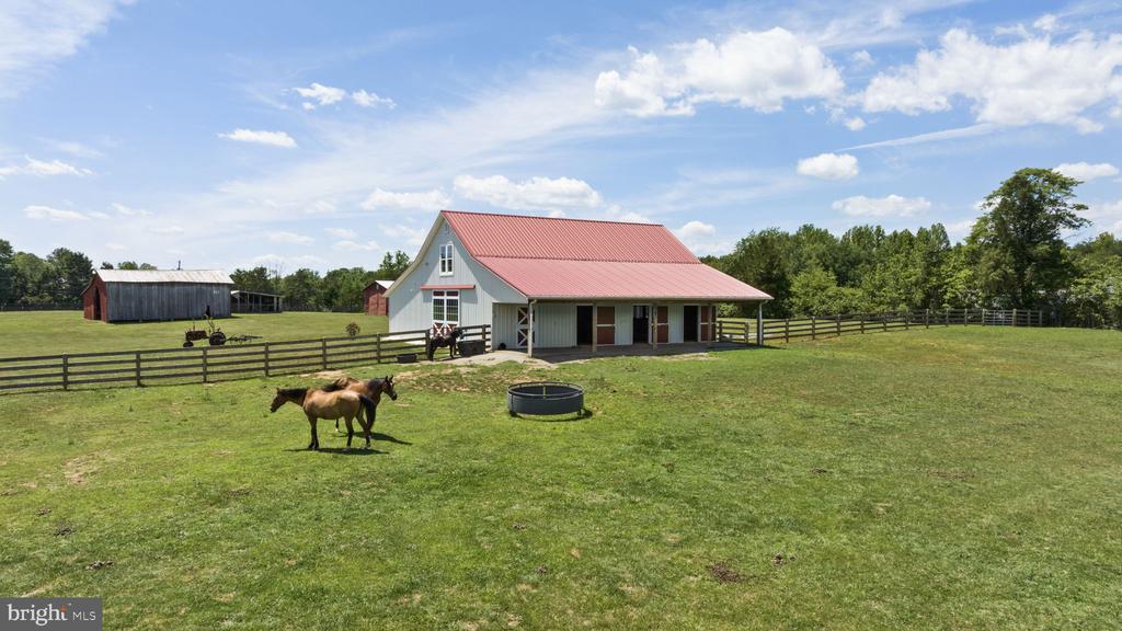 1815 COUNTRY ROAD