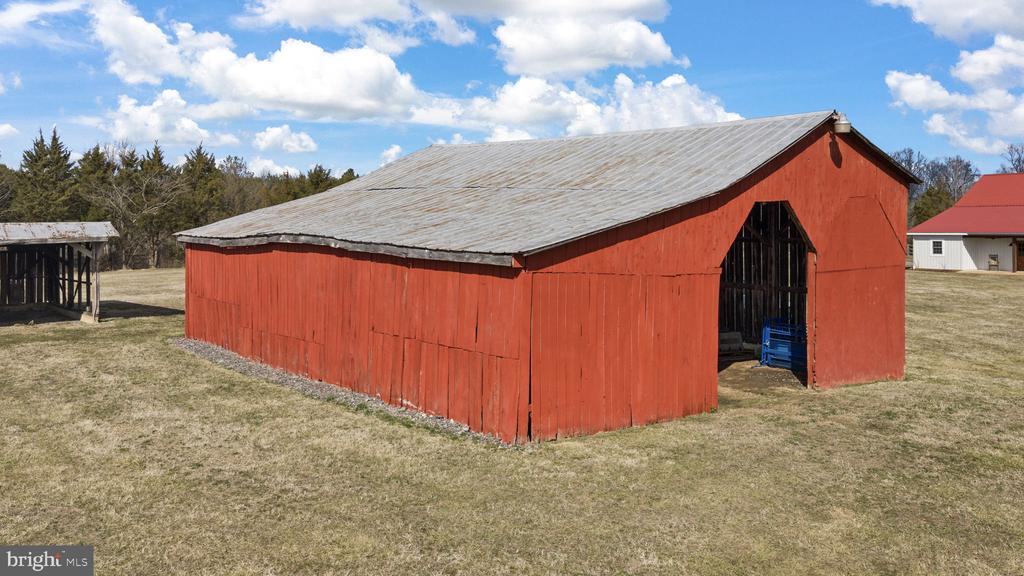 1815 COUNTRY ROAD