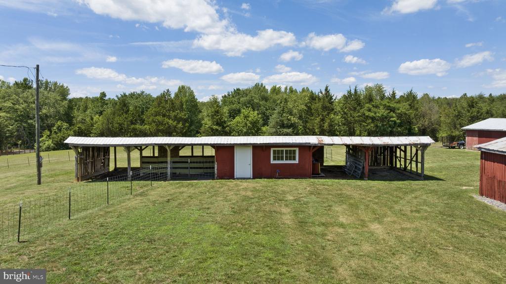 1815 COUNTRY ROAD
