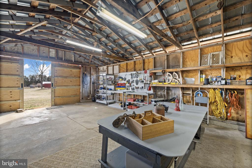 1815 COUNTRY ROAD