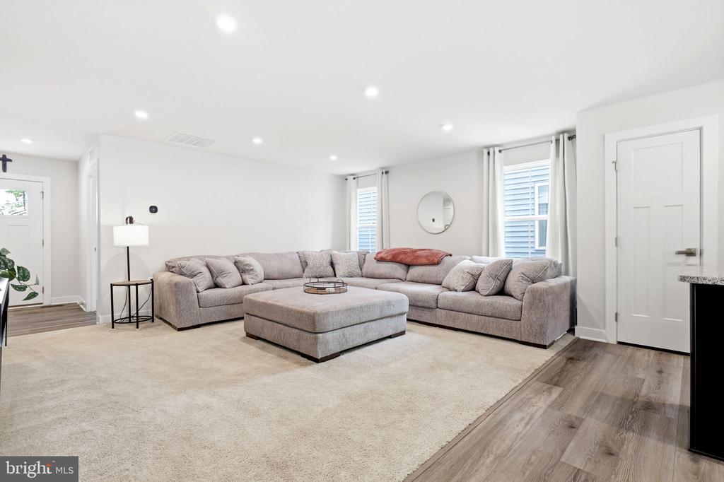 7113 IRON GALL LANE